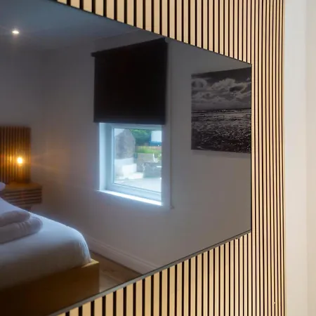 The Flat - Brand New Renovation In Amazing Location St Agnes (Cornwall)