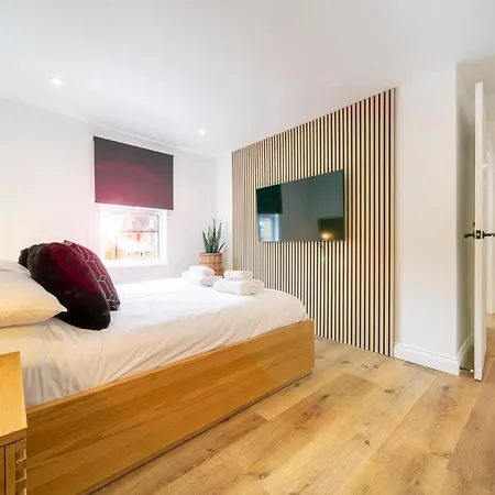 The Flat - Brand New Renovation In Amazing Location Apartment