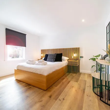 Apartment The Flat - Brand New Renovation In Amazing Location *